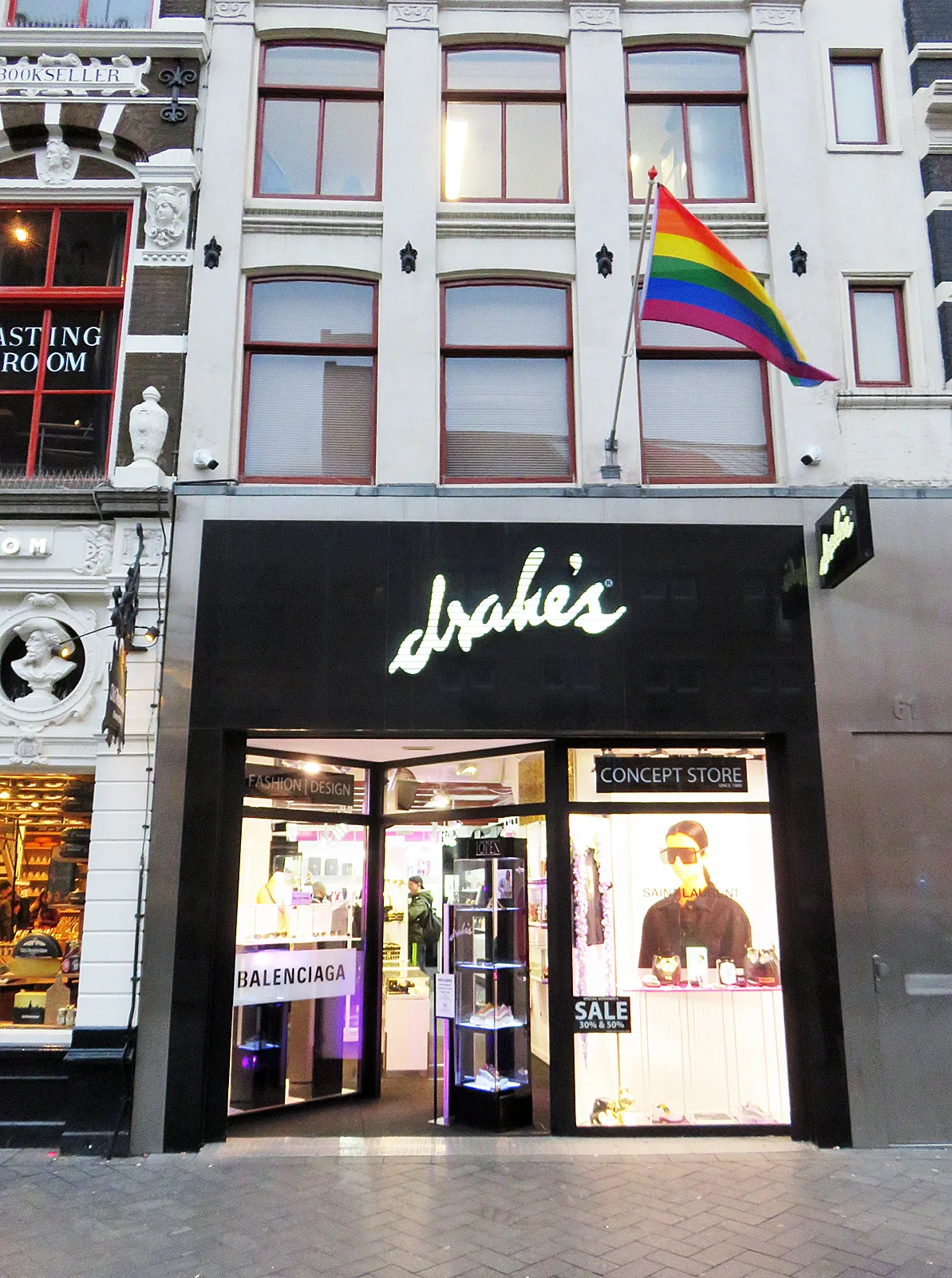 Drakes Cruising, Amsterdam